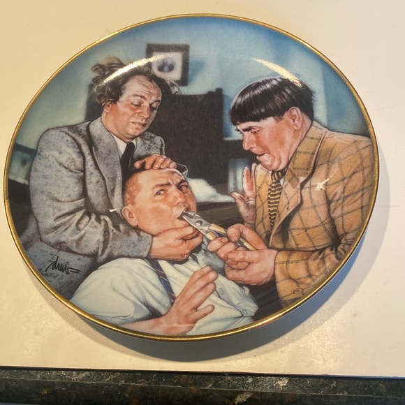 Vintage Set of 6 “The Three Stooges” Plates - Picture 6 of 13